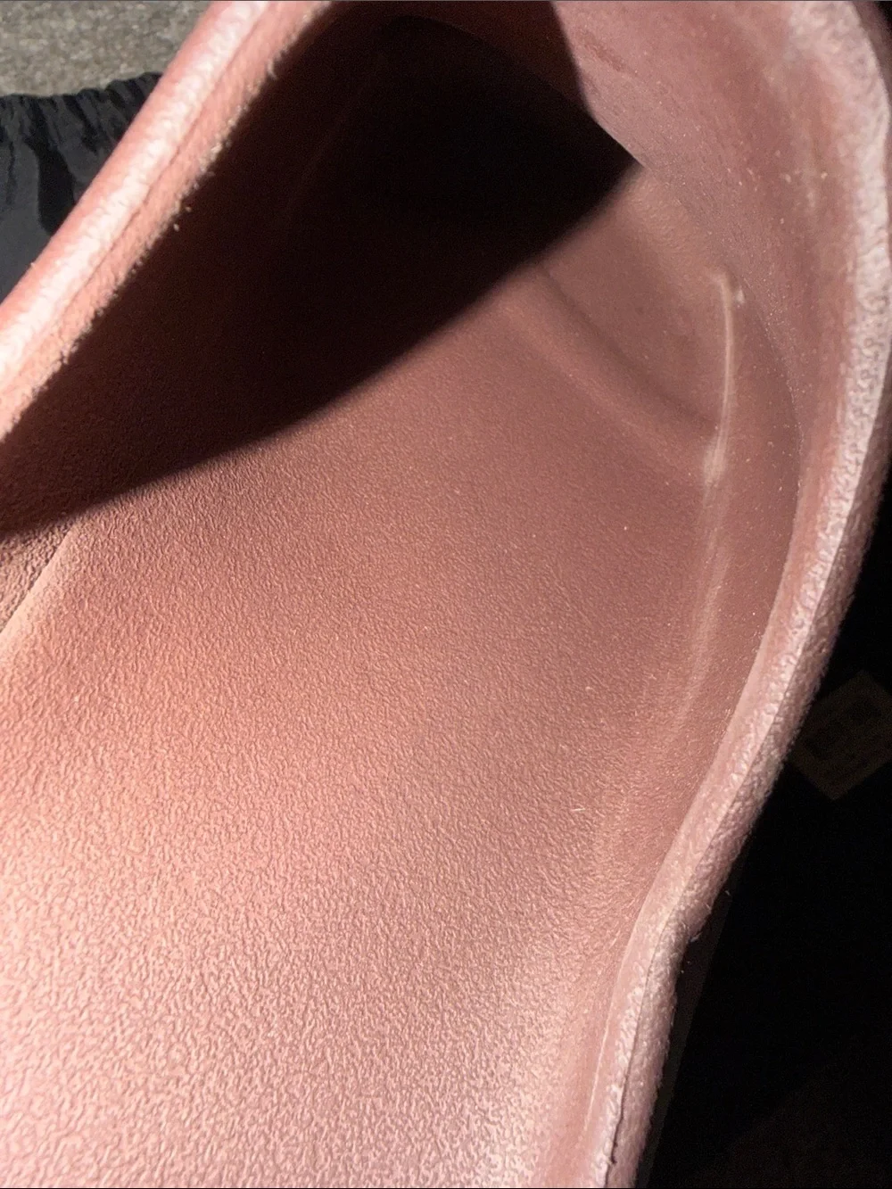 foam-slide aesthetic similar to Yeezy slides brand YS-01‎